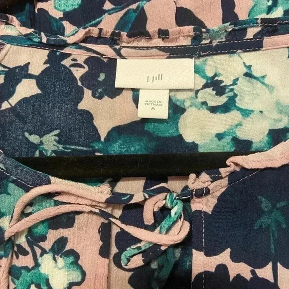 J. Jill Beautiful Blooms Mauve Floral Ruffle Sleeve Blouse Tie Neck Size M Women - Picture 6 of 8